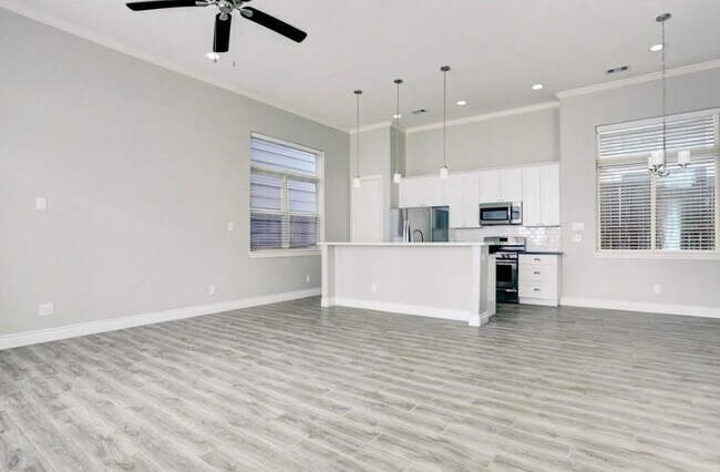 Building Photo - 8907 Spring Knoll Forest Dr