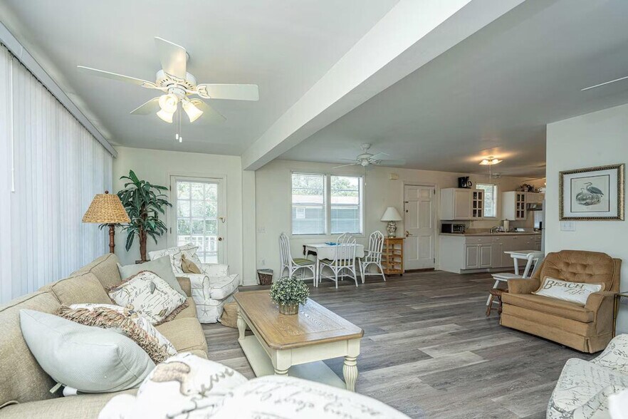 Building Photo - 816 E Cooper Ave