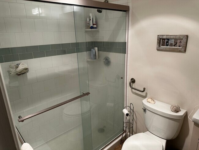 Building Photo - 202 St Paul St