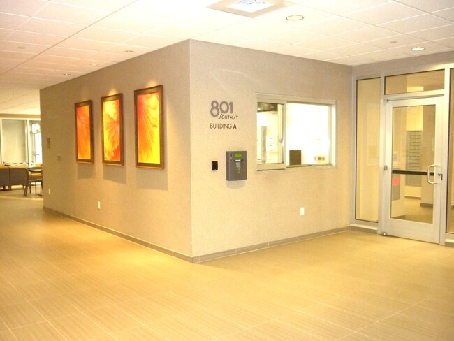 Building Photo - 801 South St