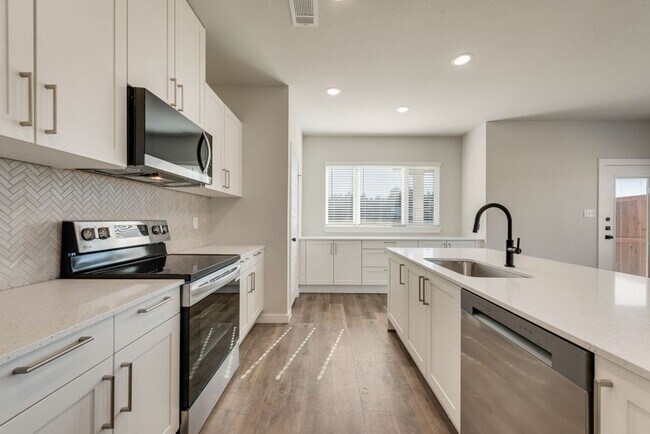 Building Photo - Midlothian Charm New Construction Townhome