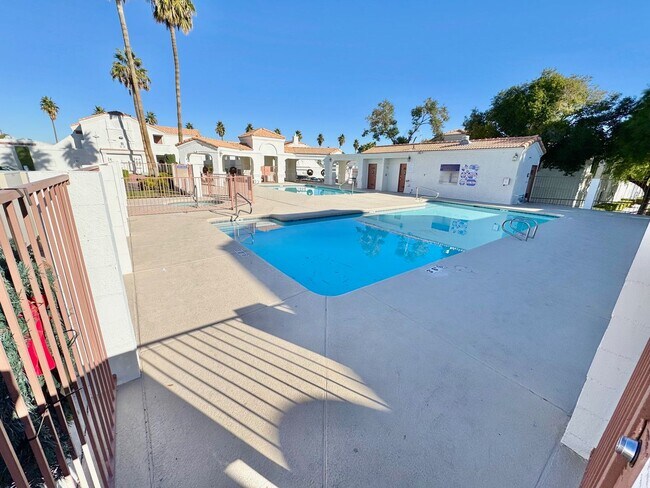 Building Photo - BRIGHT 2-BED CONDO LOCATED CENTRAL LAS VEGAS CONDO