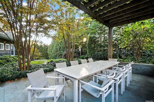 Building Photo - 7 Miller Ln W