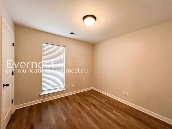 Building Photo - 8843 Smith Ranch Dr