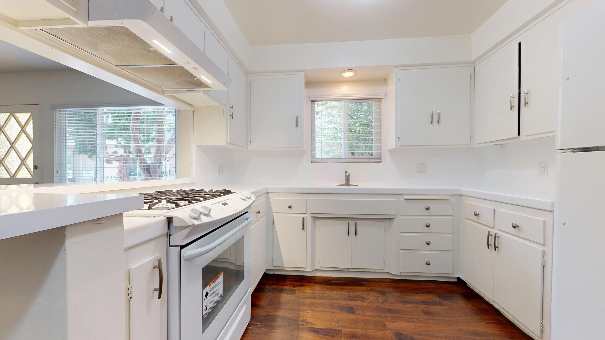 Building Photo - 2407 Ruhland Ave