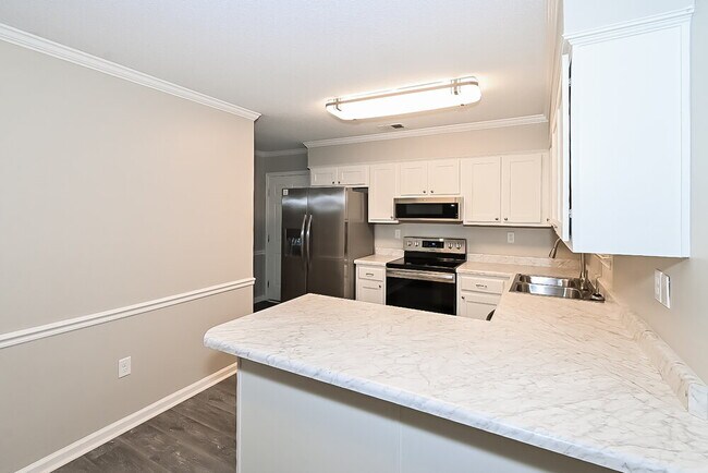 Building Photo - 4100 Windermere Dr S