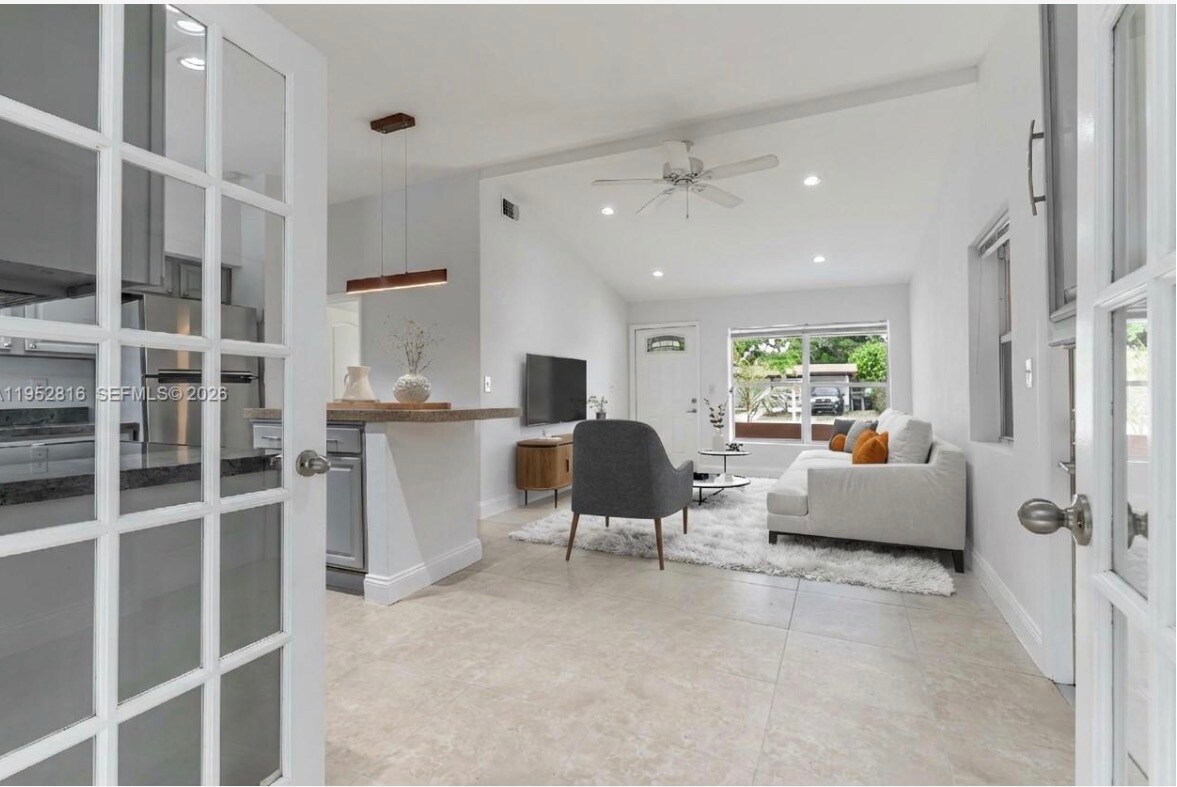 Building Photo - 1032 SW 22nd Ter