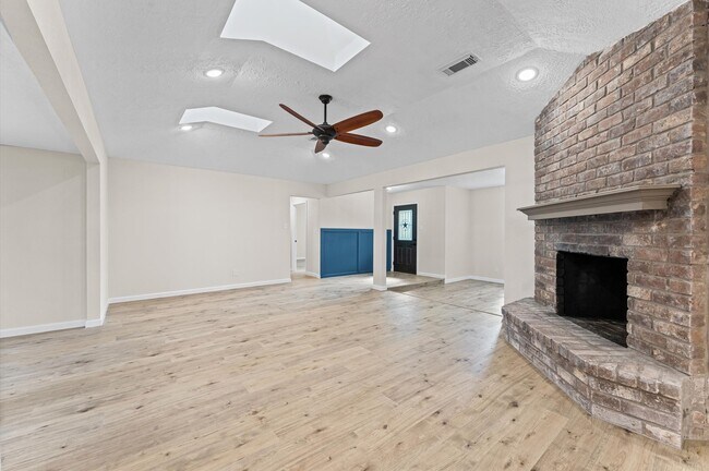 Building Photo - 27241 Wells Ln