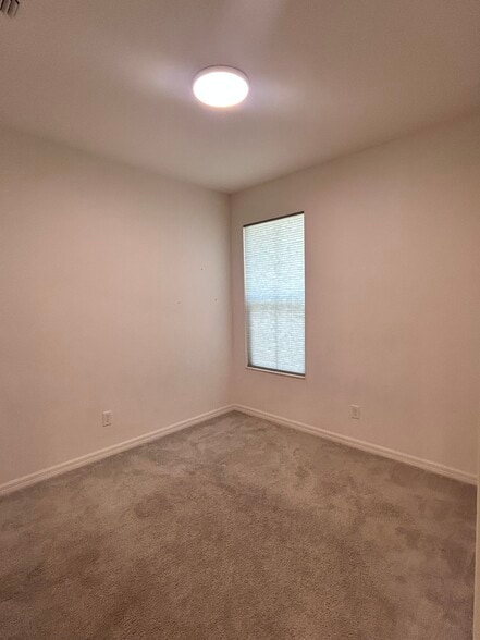 Building Photo - 4124 Solamor St