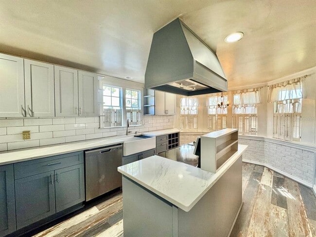 Building Photo - 2703 Westhigh Ave