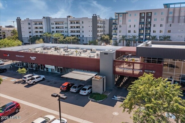 Building Photo - 945 E Playa Del Norte Dr