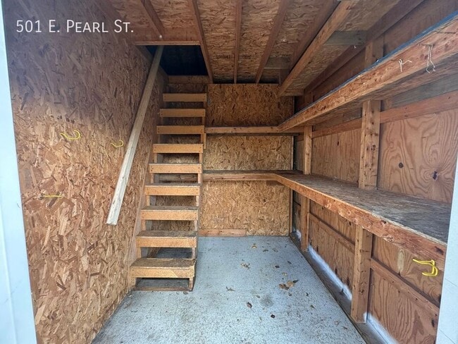 Building Photo - 501 E Pearl St