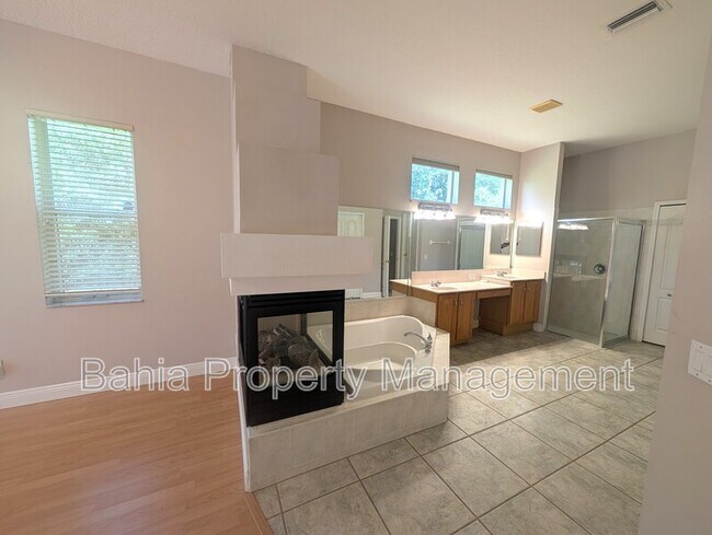 Building Photo - 10411 Riverburn Dr