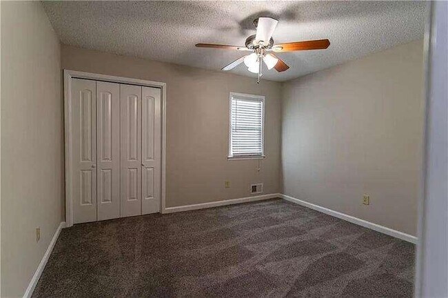 Building Photo - 3562 Bryant Ln