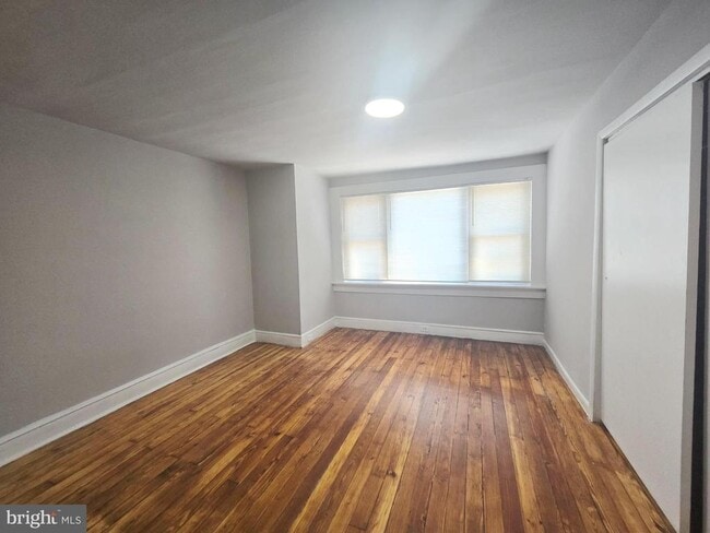 Building Photo - 2540 S 61st St