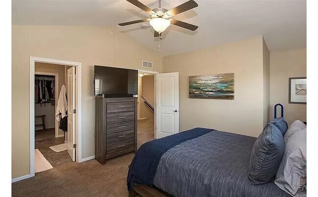 Building Photo - 456 Churchill Dr