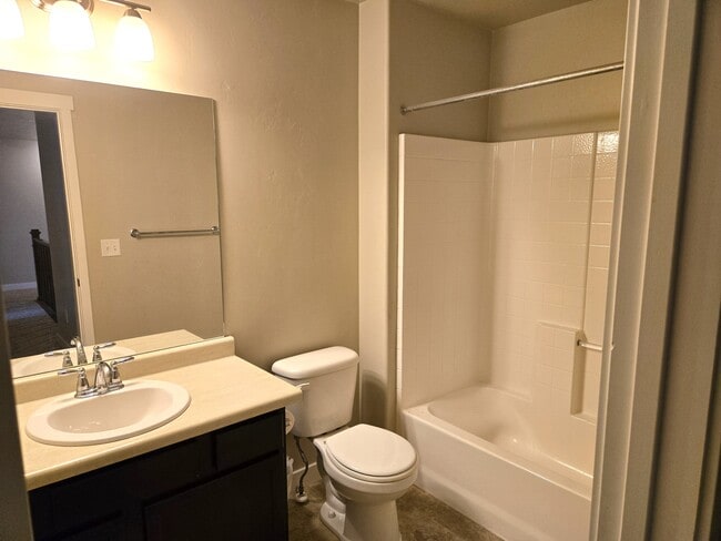 Building Photo - 528 Fox Chase Dr