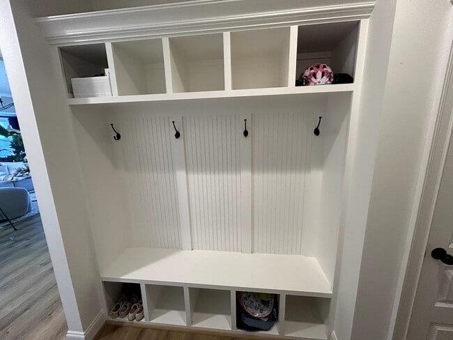 Building Photo - 1000 Alrich Ct