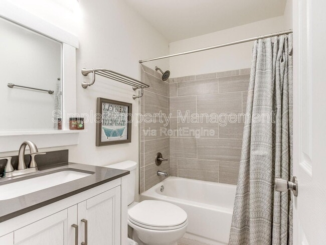 Building Photo - 425 Babb Dr