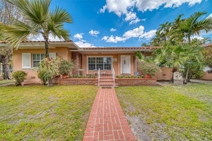 Building Photo - 645 Altara Ave