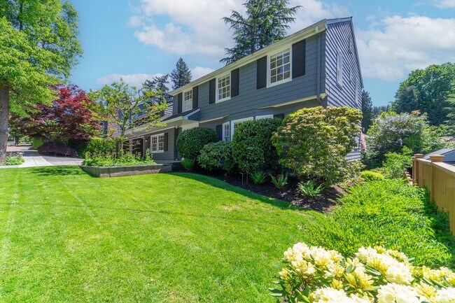 Building Photo - Enchanting Portland Heights 5BD House: Your Dream Home with a Garden View