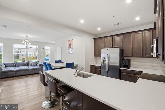 Building Photo - 10501 John Glenn St