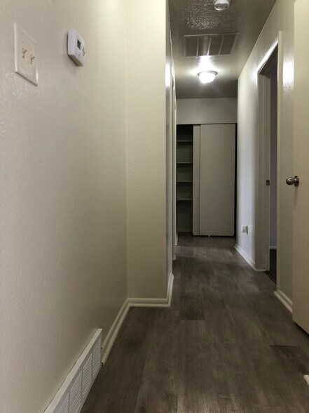 Building Photo - 264 E 100 N