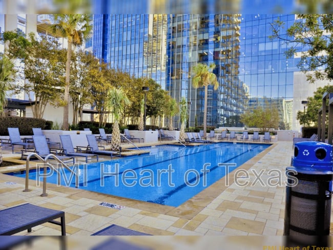 Building Photo - 360 Nueces St