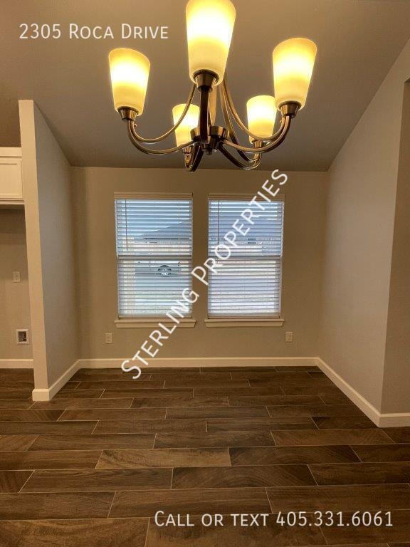 Building Photo - 2305 Roca Dr