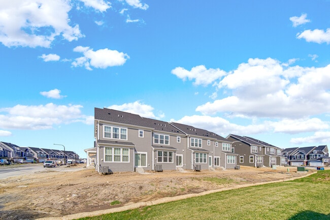 Building Photo - 2260 Horseshoe Cir