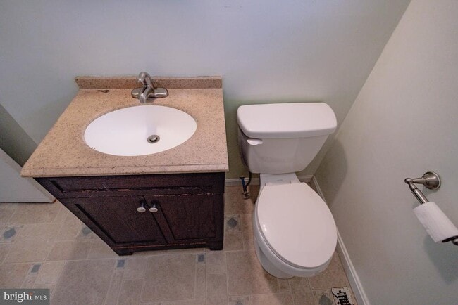 Building Photo - 419 University Blvd