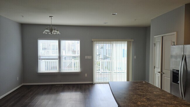 Building Photo - 607 N Atwater Dr