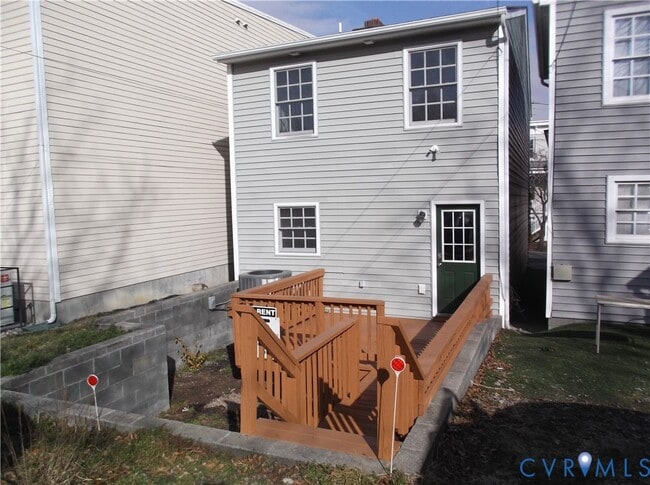 Building Photo - 707 Catherine St