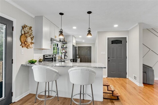 Building Photo - 3941 Forest Dr