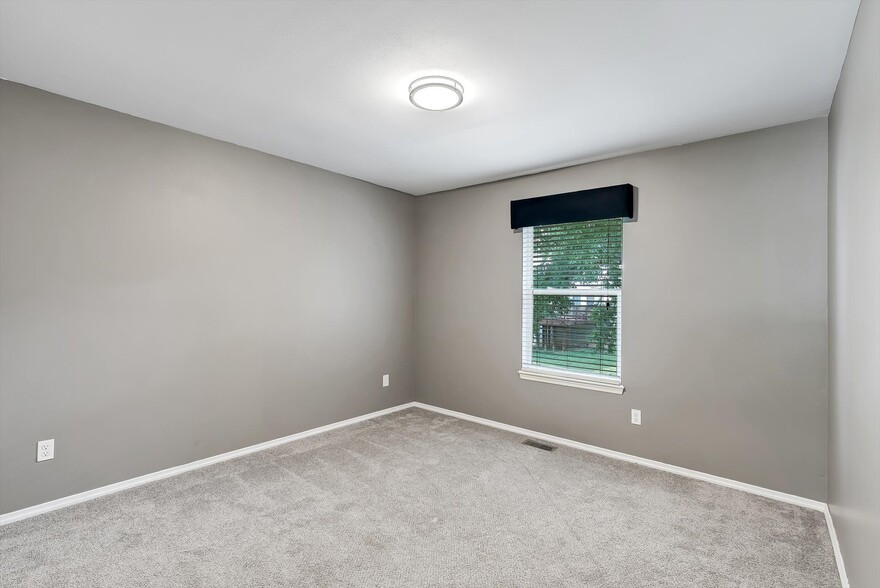 Building Photo - 1203 Ashford Place Dr
