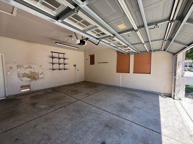 Building Photo - 2463 Pheasant Hollow Dr