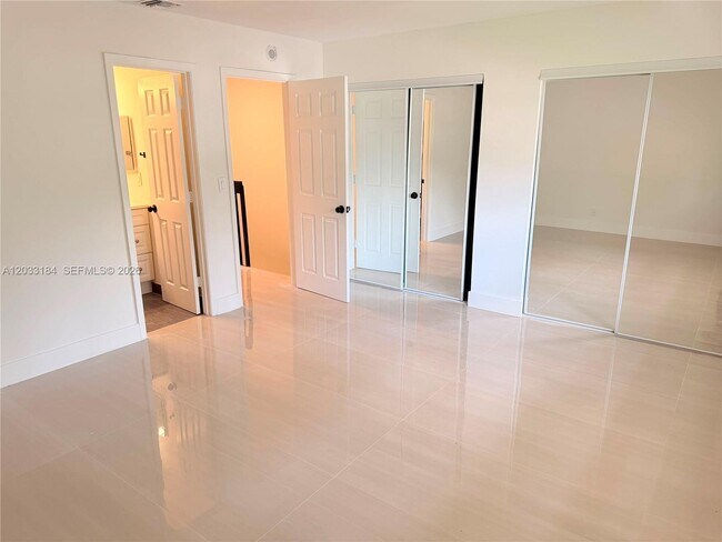 Building Photo - 2878 Coral Springs Dr