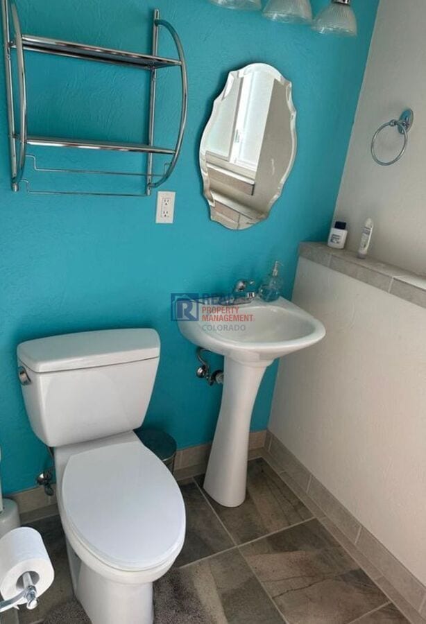 Building Photo - 831 Winchester Dr