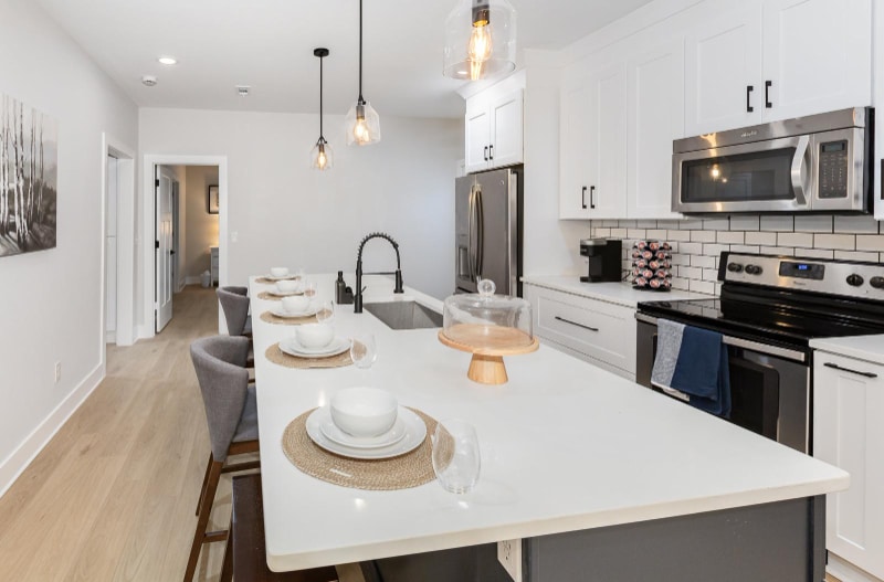 Building Photo - 607 Kenmore Ave