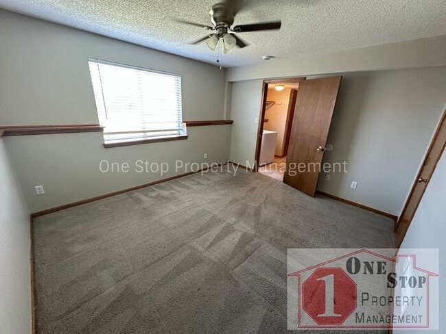 Building Photo - Spacious 3 Bed, 3 Bath Home in Raymore wit...