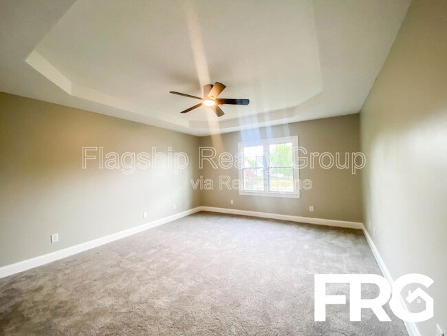 Building Photo - 232 N Marion Dr