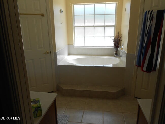 Building Photo - 1201 Brown Ridge Pl