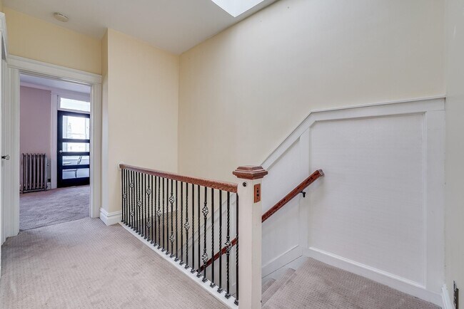 Building Photo - 149 Beach St