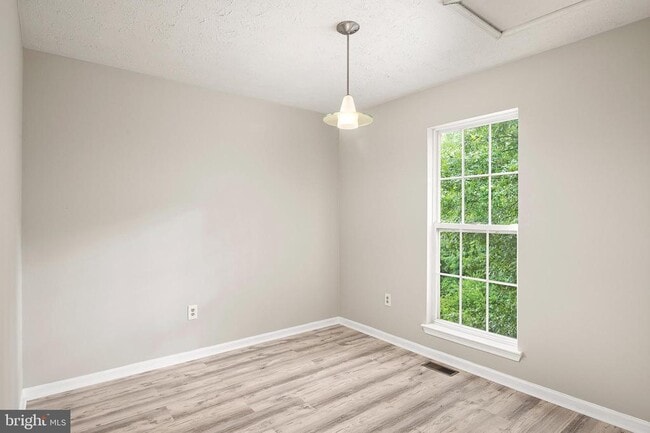 Building Photo - 3622 Elmcrest Ln