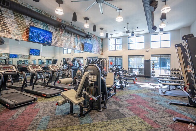 Building Photo - Luxury Living in the Heart of Downtown!