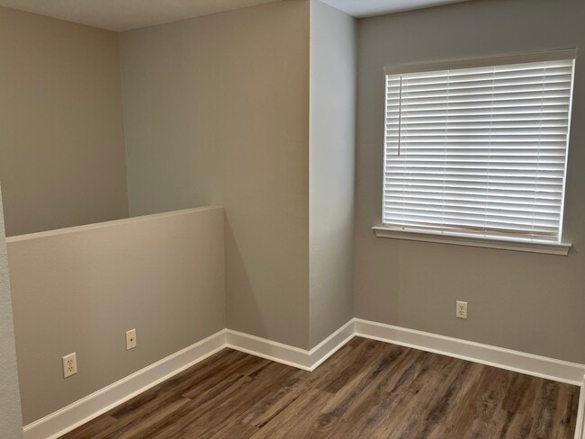 Building Photo - 113 Heyward Dr