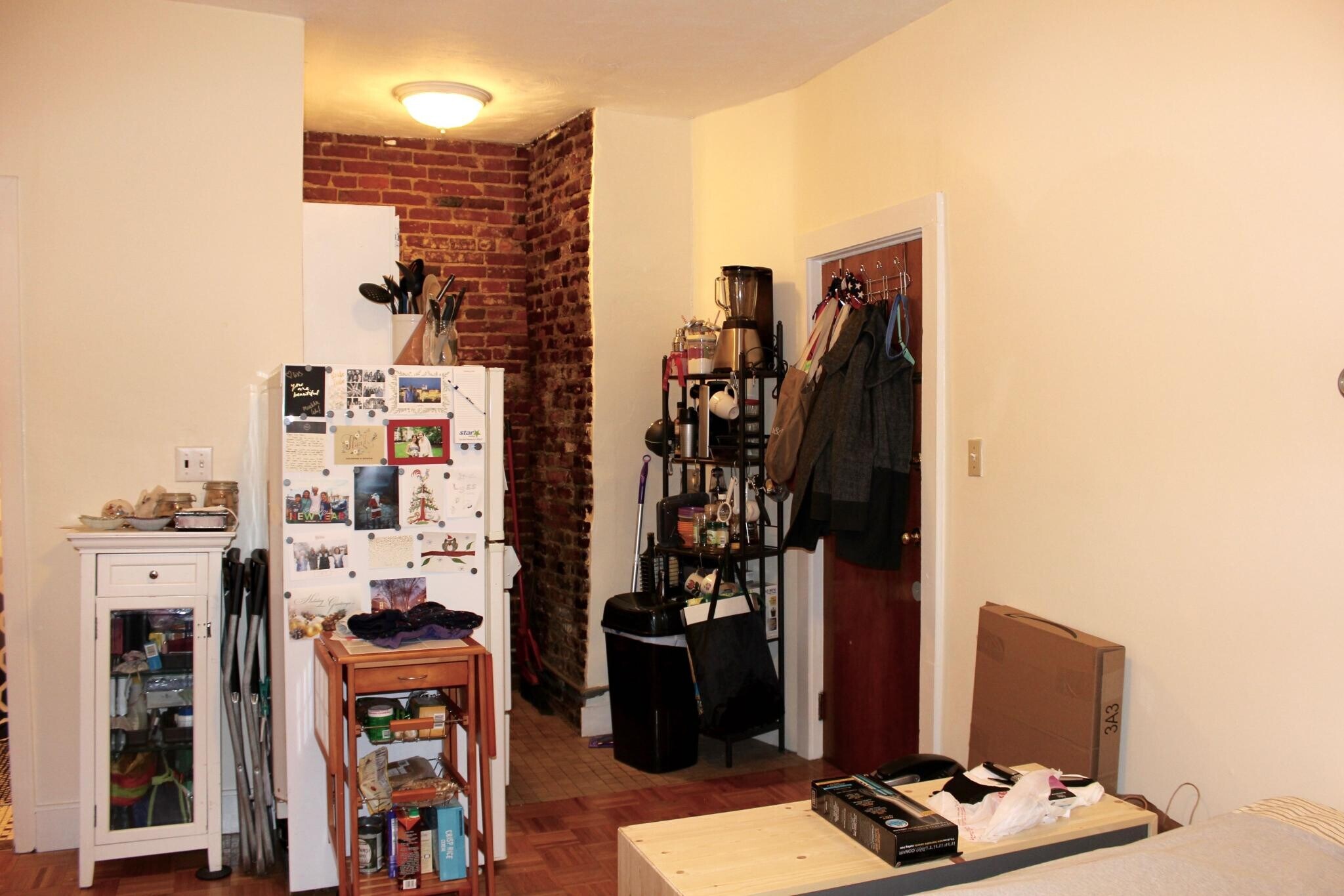 Building Photo - 40 Anderson St