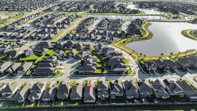 Building Photo - 24654 Greenwood Bay Dr