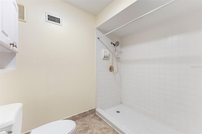 Building Photo - 16117 Rambling Vine Dr E
