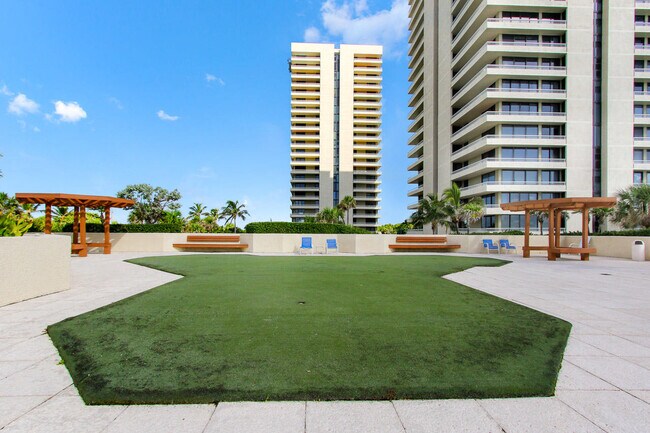 Building Photo - 5540 N Ocean Dr